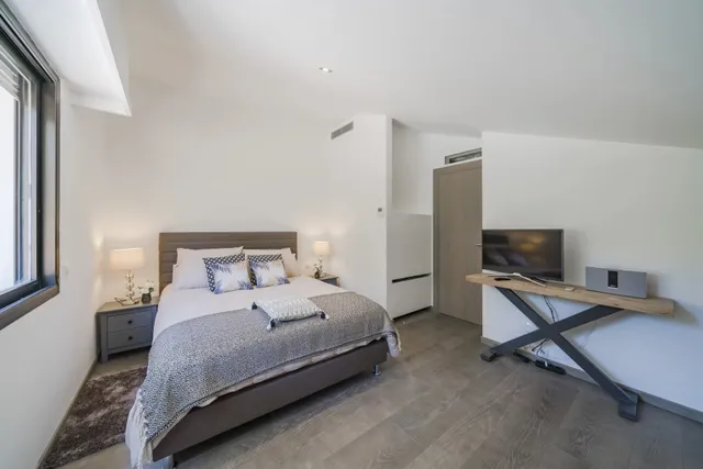 Contemporary villa