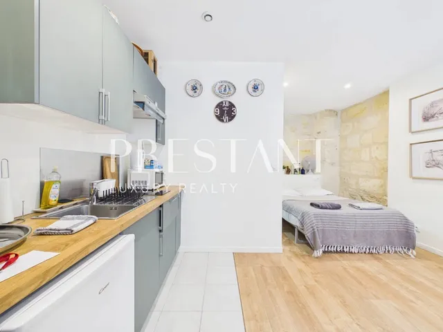 EXCLUSIVE - Exceptional investment with a 9% gross return at the foot of the Grosse Cloche.