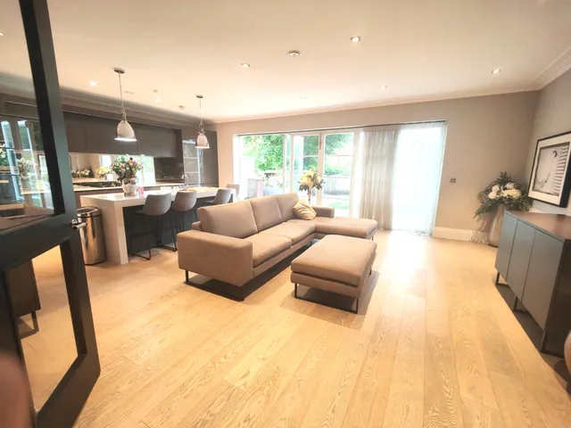 21 Egerton Drive, Isleworth TW7 7EQ