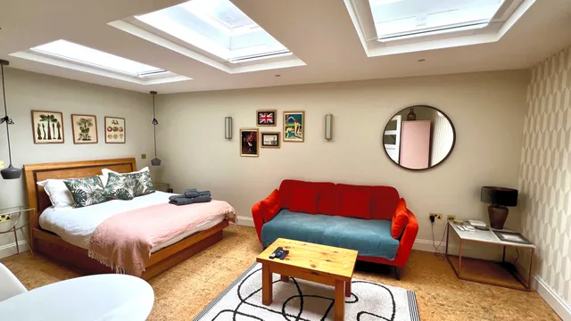 Flat 1a, 128 Talbot Road, London W11 1JA