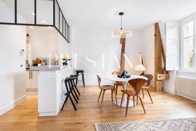 Beautiful renovated 2-bedroom apartment in an emblematic building in Biarritz