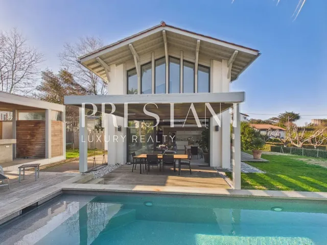 Contemporary House in Saint-Jean-de-Luz Lafitenia
