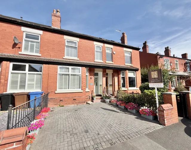 25 Bankhall Road, Stockport SK4 3JR