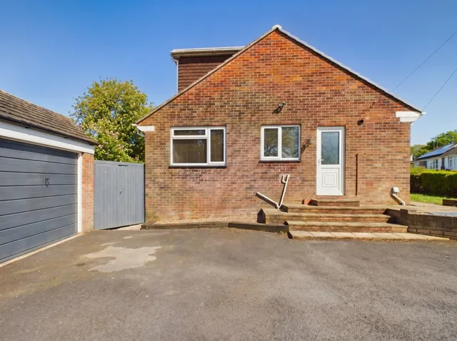8 Woodcroft Gardens, Waterlooville PO8 9PZ