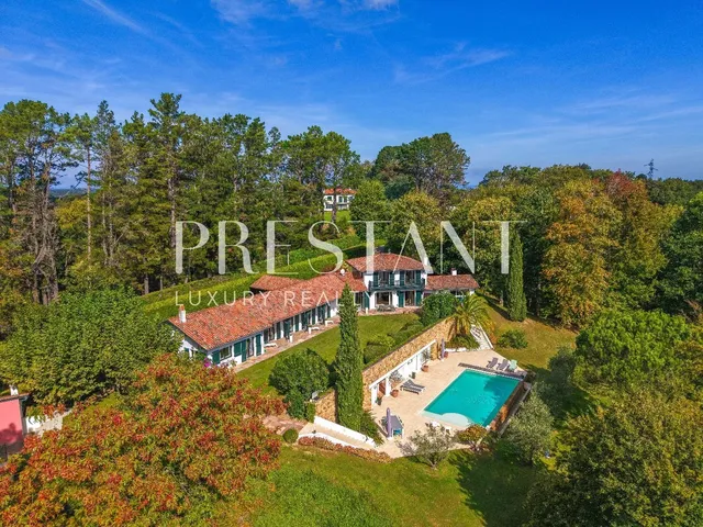 Urrugne - Charming Property with Panoramic Rhune View, 10 Minutes from Saint Jean de Luz