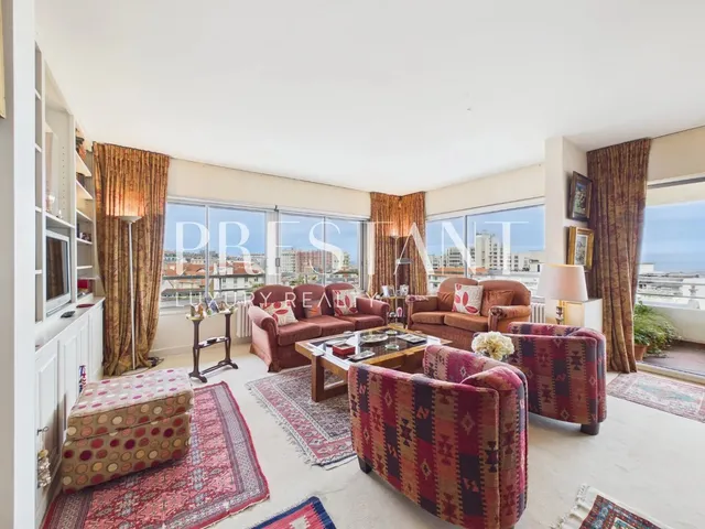 Apartment – Top Floor with Panoramic Sea View