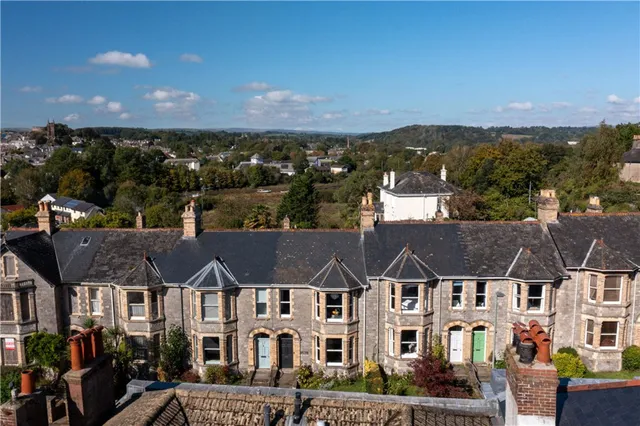 3 Devon Terrace, Totnes Devon TQ9 5AZ