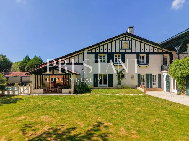 Rare estate between nature and refinement, moments from Biarritz