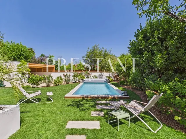Family Home with Swimming Pool and Landscaped Garden