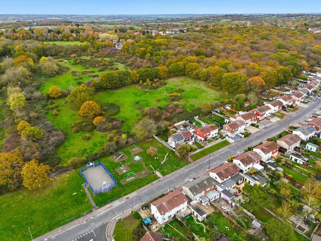 164 Brocket Way, Chigwell IG7 4LS