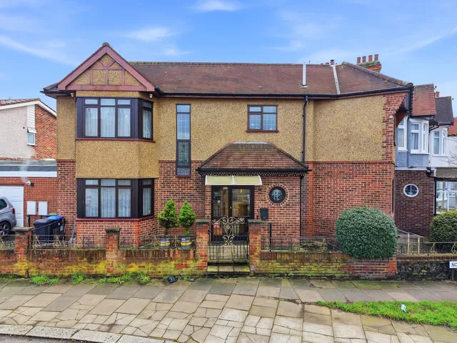 39a Wolves Lane, London N22 5JD