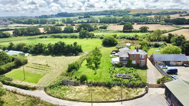 Poleclose Farm Forest Road, Newport PO30 5QH