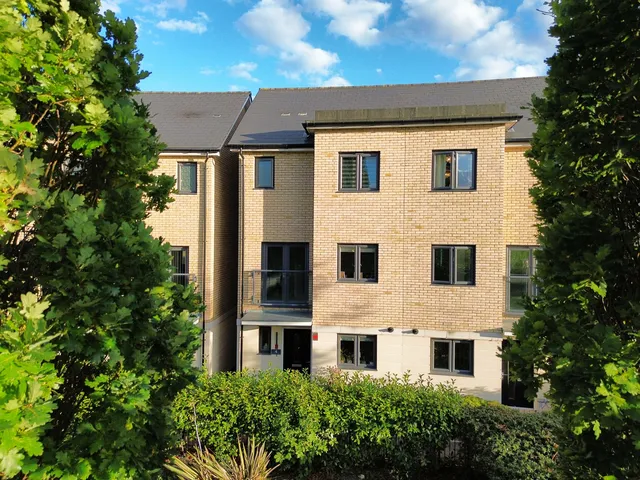 4 Parkside Walk, Gravesend DA11 8GJ