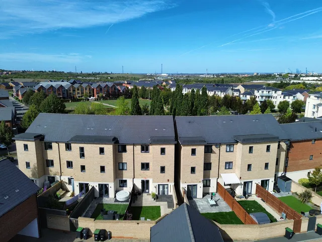 4 Parkside Walk, Gravesend DA11 8GJ