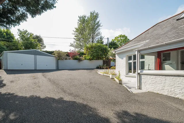 3 Trevone Crescent, St Austell PL25 5EB