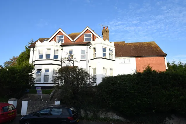 Flat 3, 22 Fairmount Road, Bexhill-on-sea TN40 2HZ