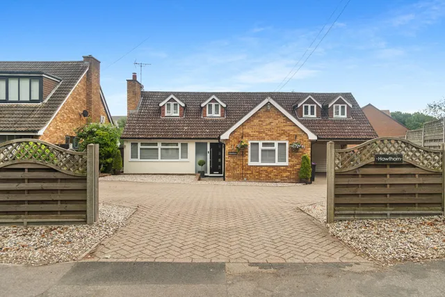 Hawthorn High Road, Ware SG11 1AD