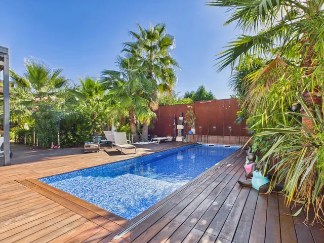 Exceptional Contemporary Villa with Balinese Inspiration in Bordeaux Bastide