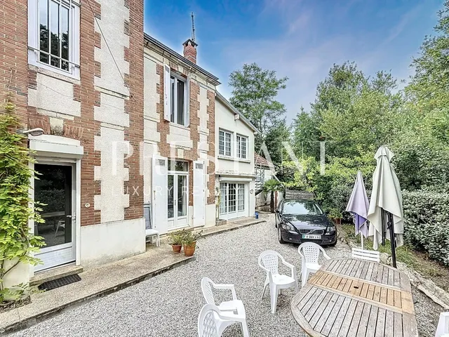 Arcachon Family Villa on the Second Line, Close to the Beach