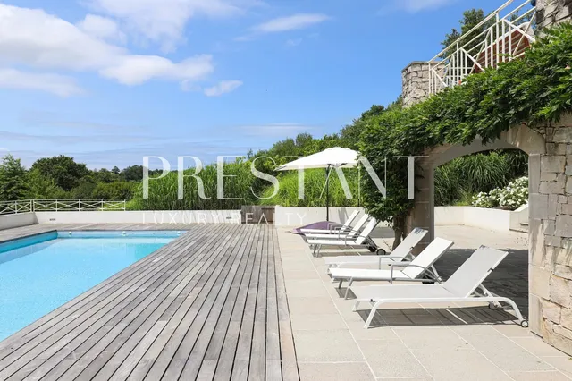 Exceptional Property in Arcangues / Arbonne – Between Countryside and Basque Coast Exclusive