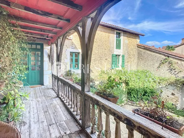 Beautiful house of character in Mugron