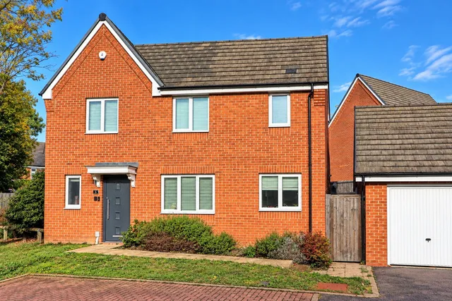 6 Radwinter Place, Wickford SS12 9LU