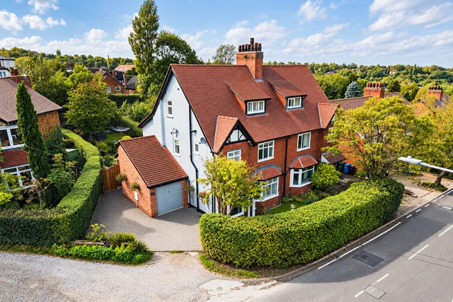 120 Longhurst Lane, Stockport SK6 5PG