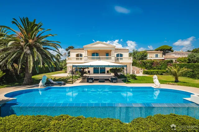Villa in Grimaud, French Riviera