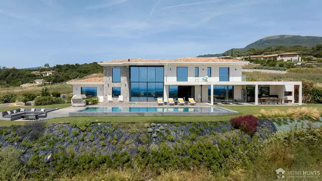 Villa in Roquefort Les Pins, French Riviera