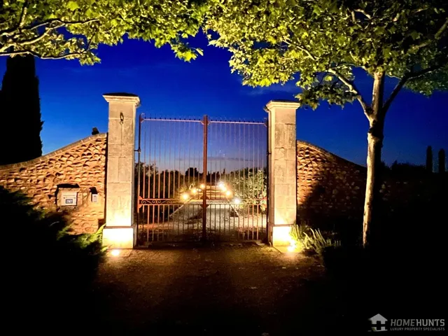 Villa in Alpilles (Saint Remy, Maussane, Arles), Provence - Var