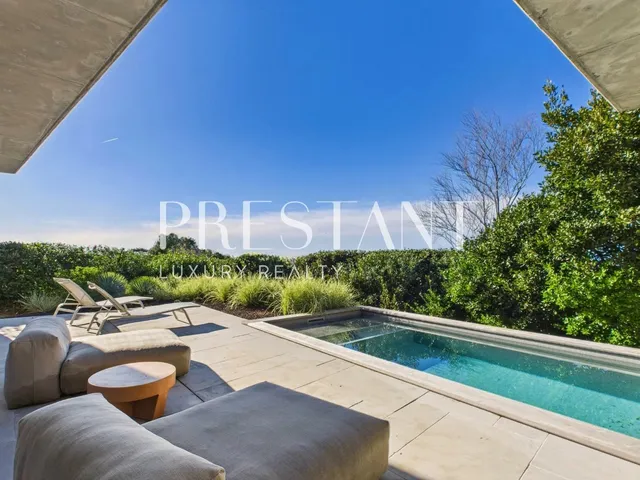 Biarritz – Beaurivage, Contemporary Ocean-View Home with Californian Lines