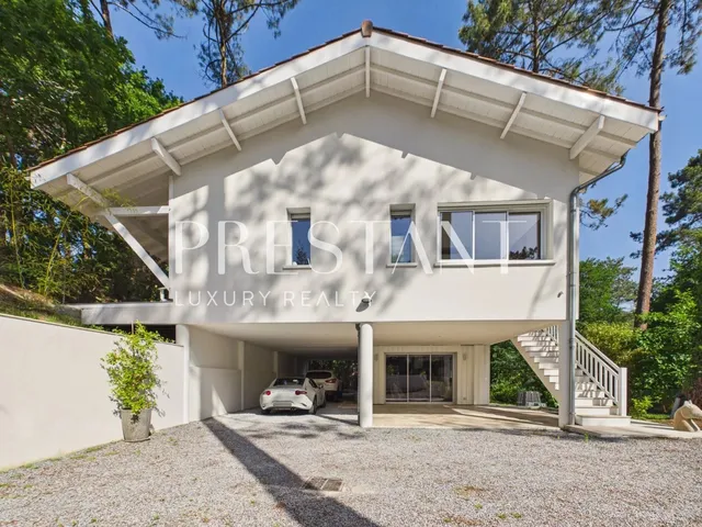 Exceptional Contemporary Villa in Biscarrosse Lac