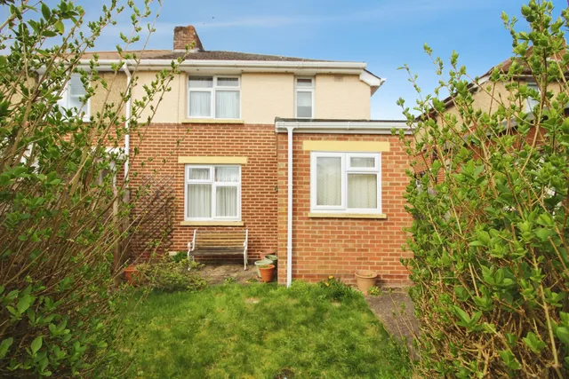 50 Marchant Road, Andover SP10 3QB