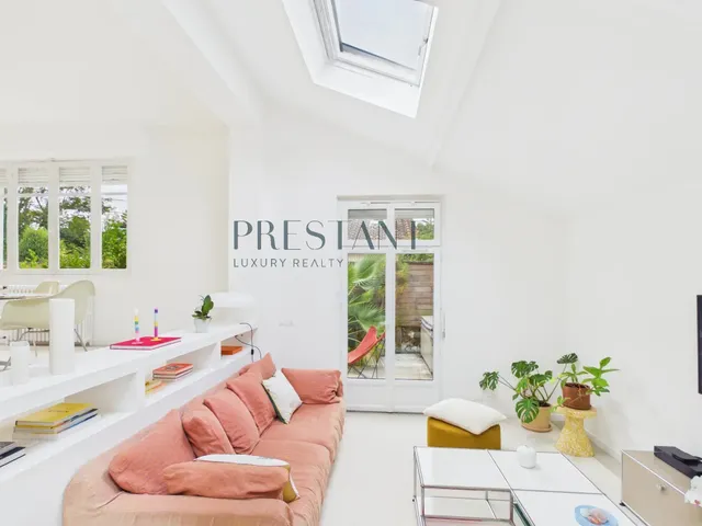 House at the Golf du Phare — a gentle renovation