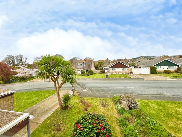 12 Wilberforce Road, Brighstone PO30 4BD