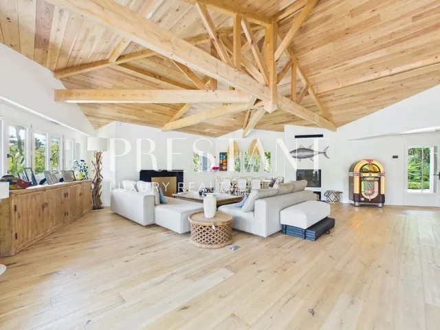 CAP FERRET – EXCEPTIONAL PROPERTY IN A DISCREET SETTING