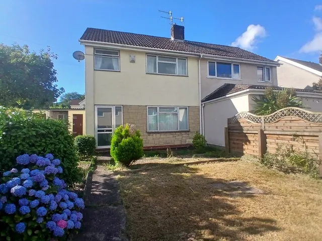 2 St Nicholas Court, Caerphilly CF83 1DJ