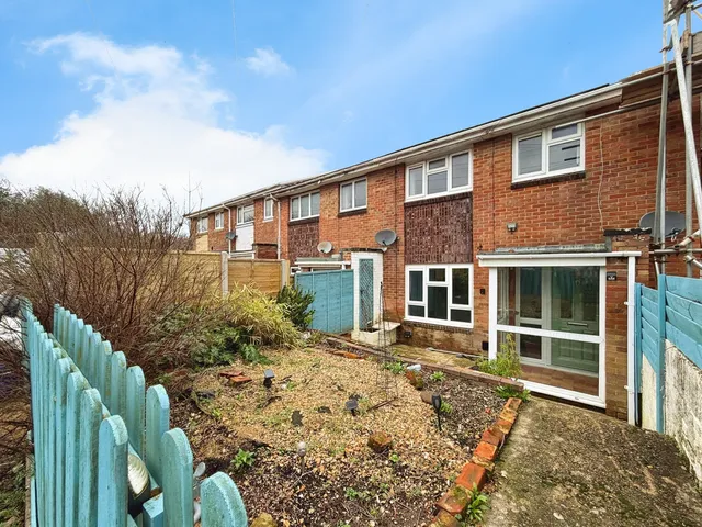 239 Gunville Road, Newport PO30 5LU