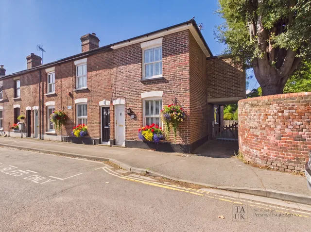 2 Lymbourn Road, Havant PO9 2SL