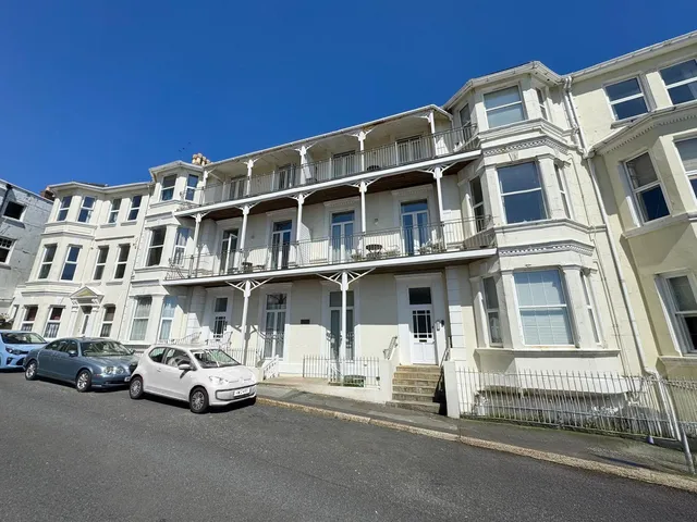 Miramare Court Hambrough Road, Ventnor PO38 1SQ