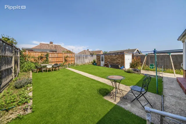 6 Kingsdown Road, Waterlooville PO7 6DW