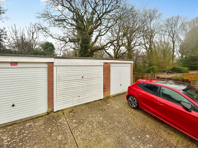 23 Brookside Crescent, Ventnor PO38 3BB