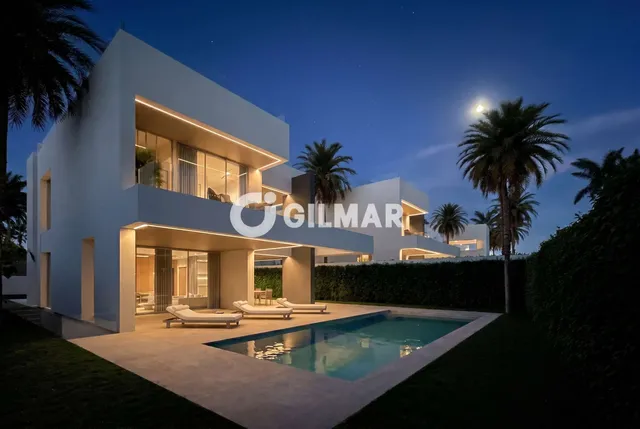 Villa in SAN PEDRO ALCÁNTARA, Málaga