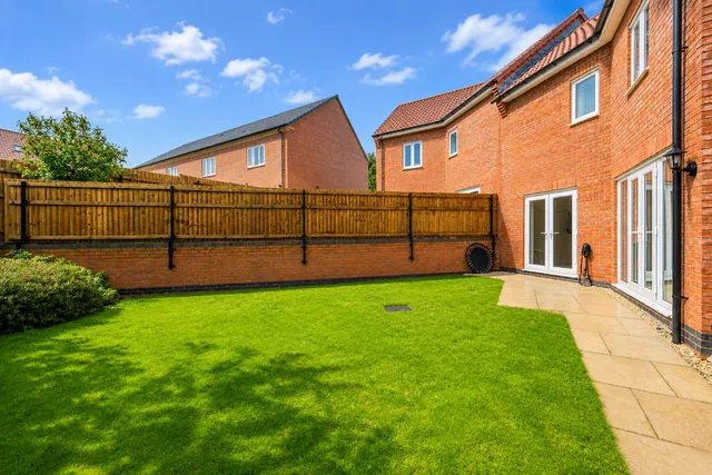 17 Woolsthorpe Close, Melton Mowbray LE13 0TQ