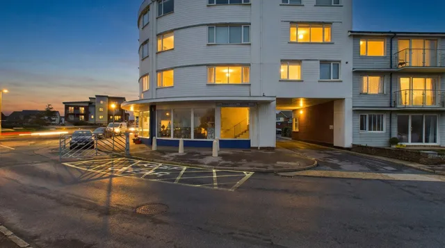 Flat 5, Bembridge House Bembridge Road, Hayling Island PO11 9LU