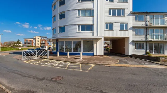 Flat 5, Bembridge House Bembridge Road, Hayling Island PO11 9LU