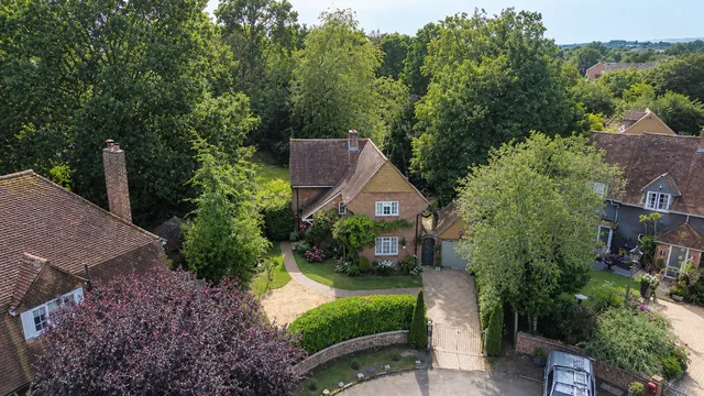 Gable Cottage 3 South Close, Havant PO9 2TD