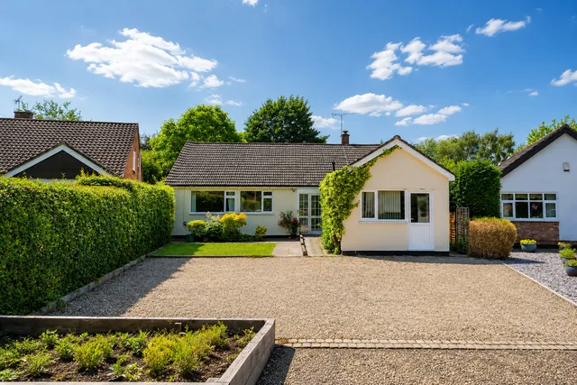 15 Ladybarn Crescent, Stockport SK7 2EZ