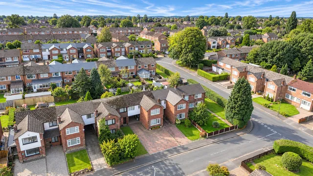 39 Lucerne Road, Stockport SK7 3JB