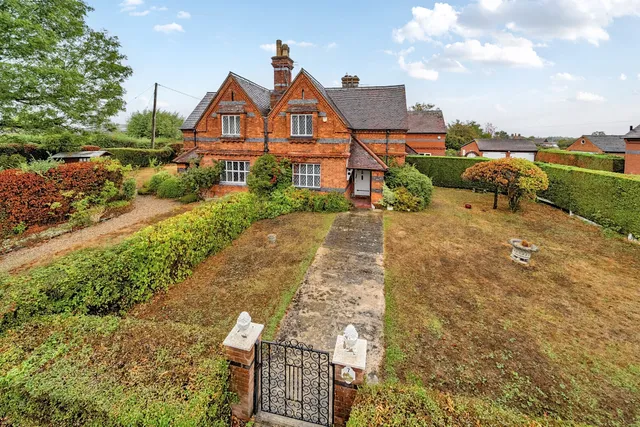 Oakley Green Road, WINDSOR, SL4